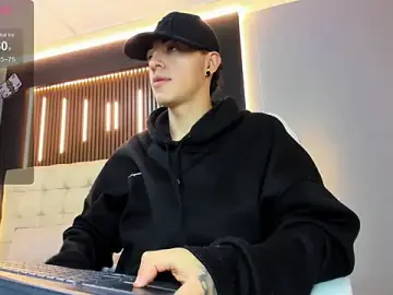 Stripchat Live Sex Cam of Lobo_17_