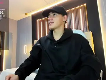 Stripchat Live Sex Cam of Lobo_17_