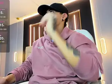 Stripchat Nude Webcam of Lobo_17_