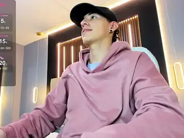 Stripchat Adult Webcam of Lobo_17_