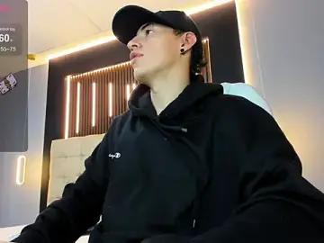 Stripchat Live Sex Cam of Lobo_17_