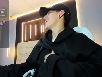 Stripchat Best live sex cam show of Lobo_17_