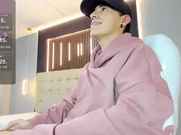 Stripchat Sex Cam of Lobo_17_