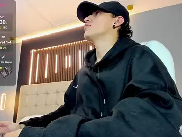 Stripchat Nude Webcam of Lobo_17_