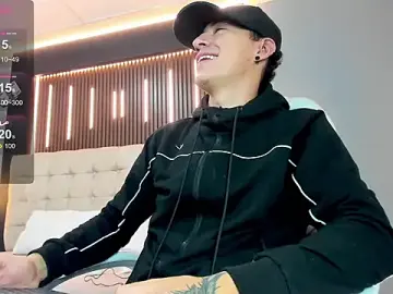 Stripchat Free Porn Cam of Lobo_17_