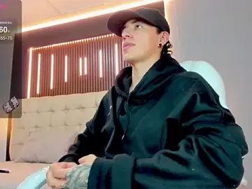 Stripchat Best Webcam of Lobo_17_