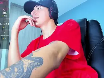 Stripchat Adult Webcams of Lobo_17_