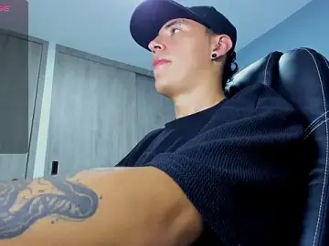 Stripchat Watch Live Sex Cams of Lobo_17_