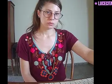 Stripchat Live Sex Cam of lucecitafantasy2