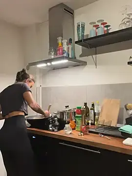 Stripchat Live Sex Cam of spottyyy