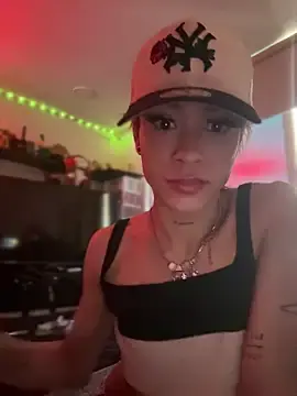 Stripchat Free Live Porn of stormytt_