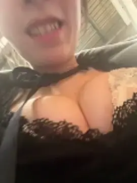 Stripchat Live Sex Cam of yourkeer