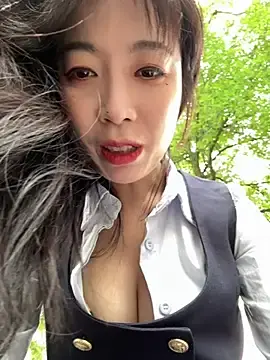 Stripchat Live Sex Cam of yourkeer