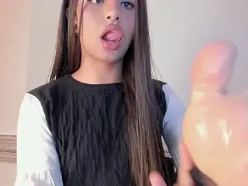 Stripchat Free Porn Cam of Sophia_Cambpell