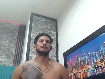 Stripchat Nude Webcam of Chris_Dick23