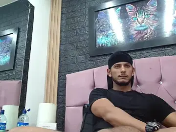 Stripchat Best live sex cam show of Chris_Dick23