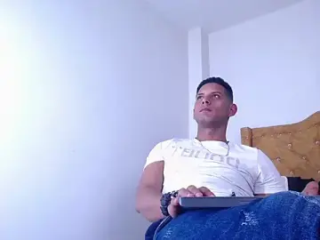 Stripchat Free Live Porn of Chris_Dick23