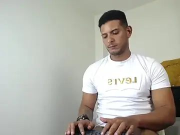 Stripchat Sex Cam of Chris_Dick23