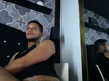 Stripchat Watch Live Sex Cams of Chris_Dick23