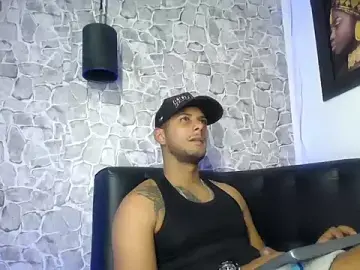 Stripchat Sex Cam of Chris_Dick23