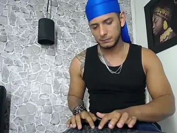 Stripchat Sex Cam of Chris_Dick23