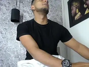 Stripchat Watch Live Sex Cams of Chris_Dick23