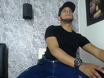 Stripchat Live Sex Cam of Chris_Dick23