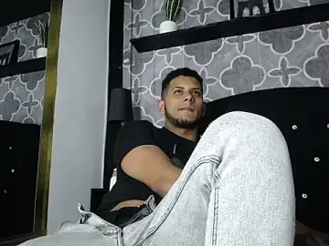 Stripchat Free Live Porn of Chris_Dick23