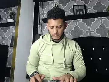 Stripchat Adult Webcam of Chris_Dick23