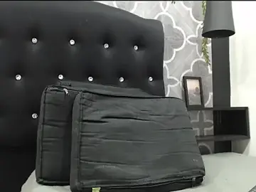 Stripchat Watch Live Sex Cams of Chris_Dick23