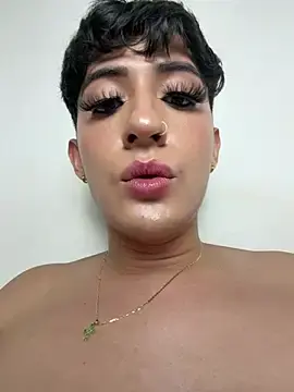 Stripchat Free Porn Cam of HotStar_yes