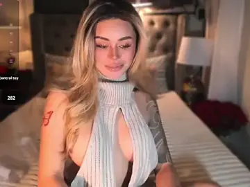 Stripchat Sex Cam of ParisianDoll