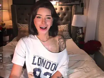Stripchat Adult Webcam of ParisianDoll