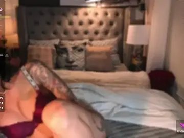 Stripchat Free Live Porn of ParisianDoll