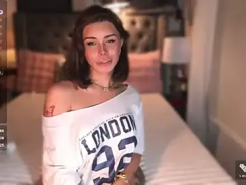 Stripchat Sex Chat of ParisianDoll