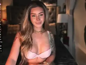 Stripchat Sex Cam of ParisianDoll