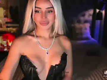 Stripchat Live Sex Cam of ZyraGoddes