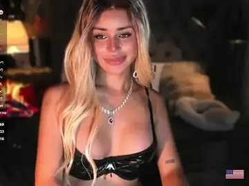 Stripchat Sex Chat of ZyraGoddes