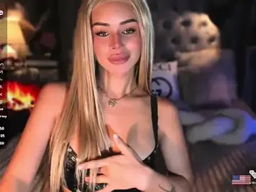 Stripchat Live Sex Cam of ZyraGoddes