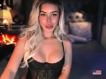 Stripchat Live Sex Cam of ZyraGoddes