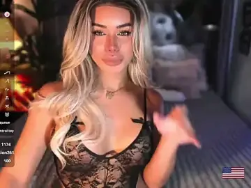 Stripchat Sex Cam of ZyraGoddes