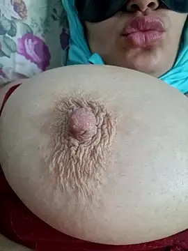 Stripchat Live Sex Cam of Lonalonaa9