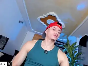 Stripchat Adult Webcam of SantiagoXoXo