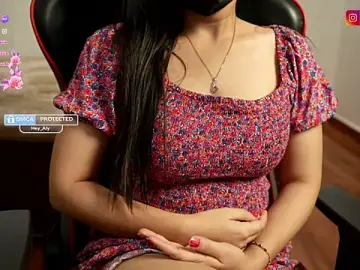 Stripchat Live Sex Cam of Hey_Aly
