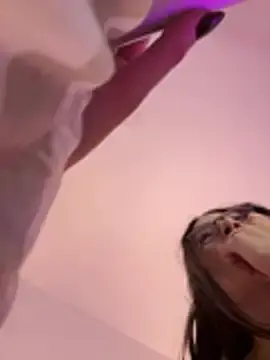 Stripchat Sex Cam of _Valentinaa_
