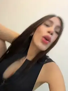 Stripchat Nude Webcam of _Valentinaa_