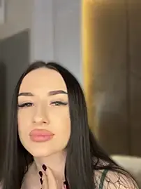 Stripchat Live Sex Cam of Luna_Olsen