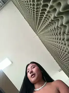 Stripchat Sex Cam of Megan_Lim