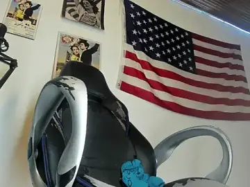 Stripchat Sex Cam of charlie_hotxxx