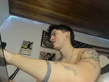 Stripchat Live Sex of charlie_hotxxx